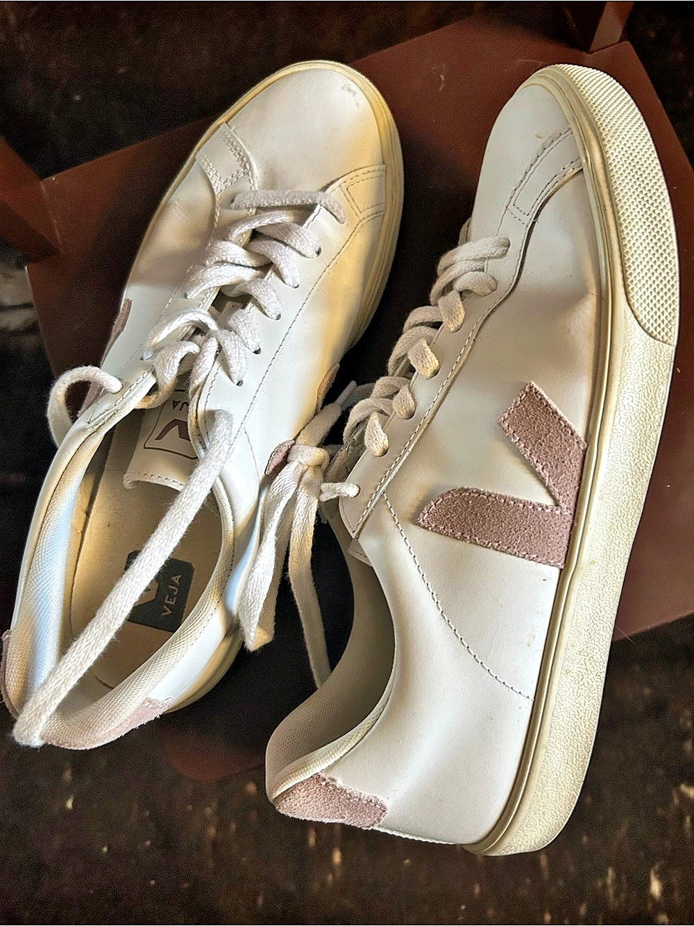 Veja Campo Low-Top Leather Sneakers White & tan US 9